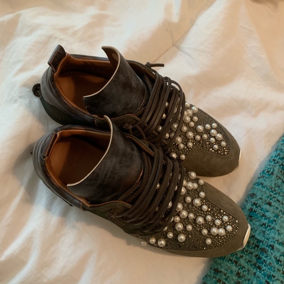 BUY OR TRADE Sneakers - Pearl Esseutesse Size 9 US - Picture 6 of 8